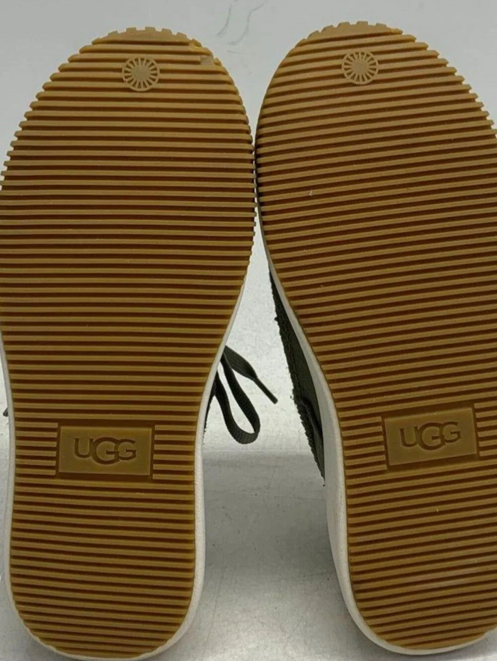 UGG sleek platform
